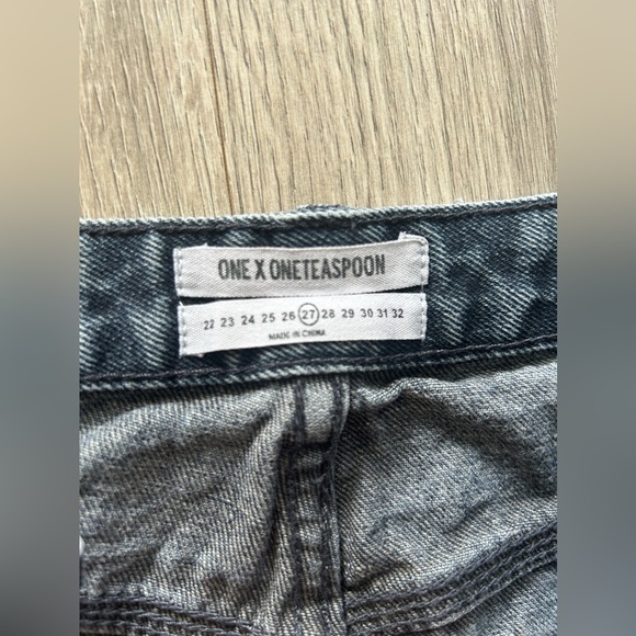 2 PAIR OF ONE TEASPOON BANDIT SHORTS - Picture 7 of 7